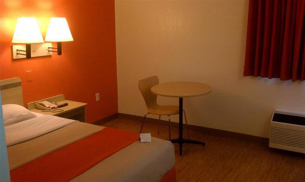 Motel 6-Council Bluffs, Ia - Omaha East Room photo